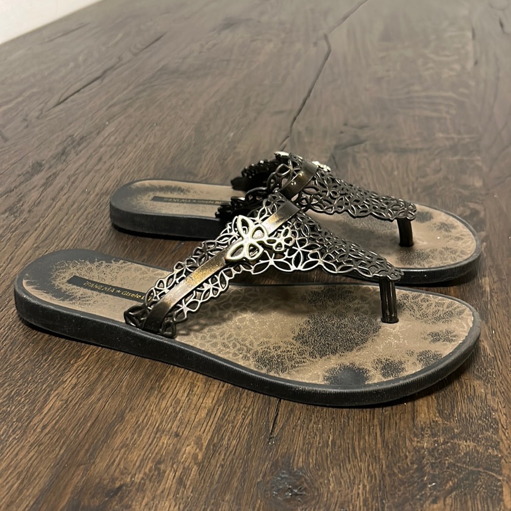 Rubber flip flops